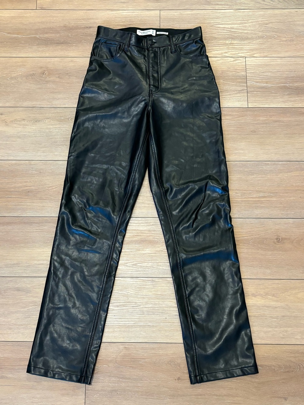 Abercrombie 90’s Straight Ultra High Rise
